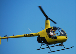 Helikopter Robinson mõõdab Järvseljal metsade peegeldumisomadusi.