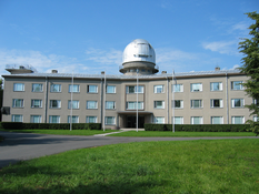 ENSV Teaduste Akadeemia Astrofüüsika ja Atmosfäärifüüsika Instituudi peahoone Tõraveres instituutide lahutamise aegu.
