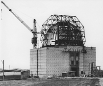 Käib 1,5 m teleskoobi torni ehitus.